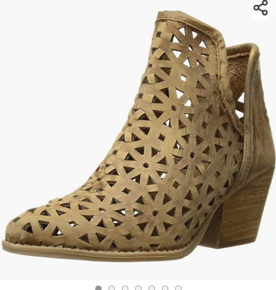 Anthropology Musse & Cloud Booties size 8